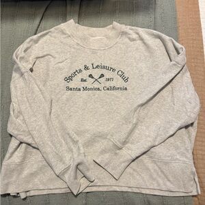 Abercrombie & Fitch Gray Crewneck Cropped Sweatshirt